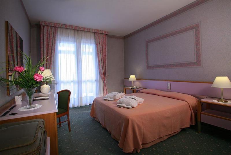 Hotel Aurora Terme Abano Terme Buitenkant foto